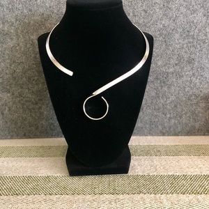 Silvertone necklace choker style pendant holder.